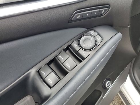 Used 2024 Buick Enclave Premium image 16