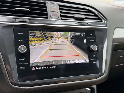 Certified 2024 Volkswagen Tiguan SE AWD/4WD image 29