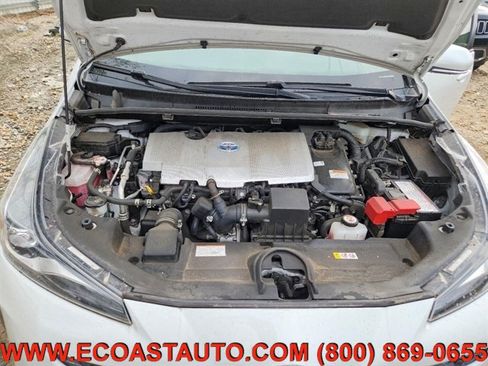Used 2022 Toyota Prius XLE FWD image 7