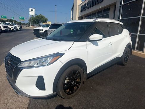 Used 2024 Nissan Kicks SV w/ Interior Electronics Package FWD image 1