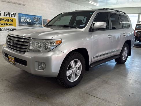Used 2013 Toyota Land Cruiser AWD/4WD image 93