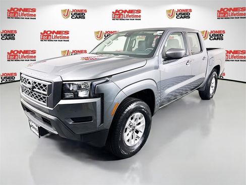 Certified 2024 Nissan Frontier SV image 13