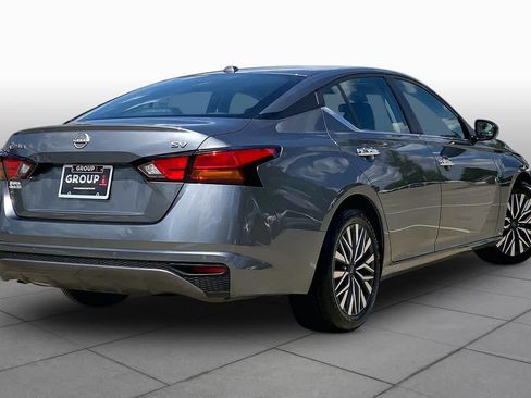 Used 2024 Nissan Altima 2.5 SV FWD image 13