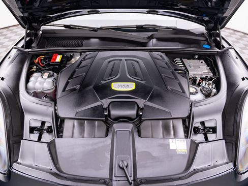 Used 2022 Porsche Cayenne Turbo S AWD/4WD image 27