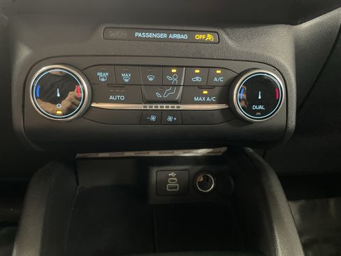 Used 2025 Ford Escape Active AWD/4WD image 19