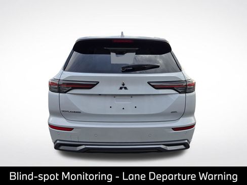 Used 2025 Mitsubishi Outlander SEL FWD image 8