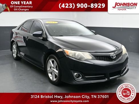 Used 2013 Toyota Camry SE image 1