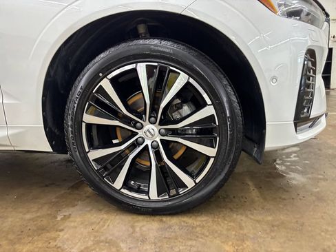 Used 2024 Volvo XC60 B5 Plus w/ Protection Package Premier AWD/4WD image 35