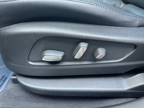 Used 2018 Cadillac XT5 Luxury w/ Driver Awareness Package FWD image 29