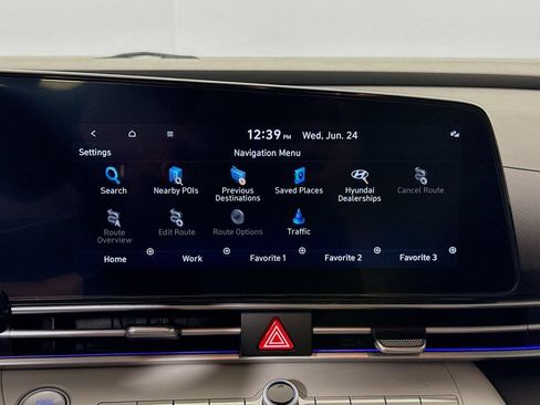 Used 2024 Hyundai Elantra Limited FWD image 16