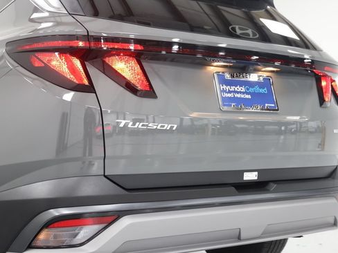 Certified 2025 Hyundai Tucson SEL AWD/4WD image 13