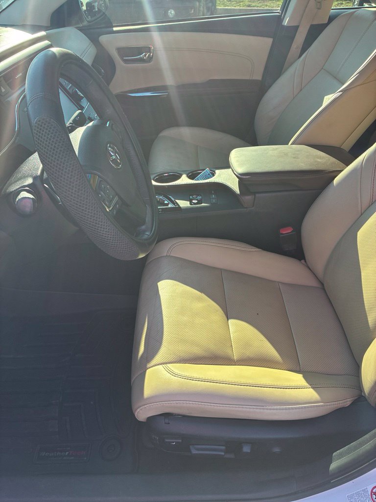 Used 2016 Toyota Avalon Limited w/ Toyota Safety Sense Package FWD image 9