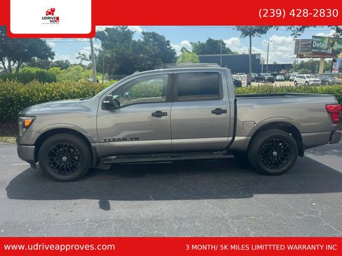 Used 2018 Nissan Titan SV w/ SV Convenience Package RWD image 9