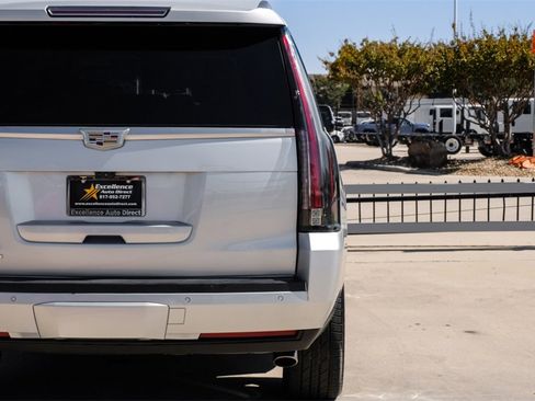 Used 2019 Cadillac Escalade ESV Luxury image 55