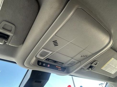 Used 2020 Chevrolet Equinox LS w/ LS Convenience Package image 17