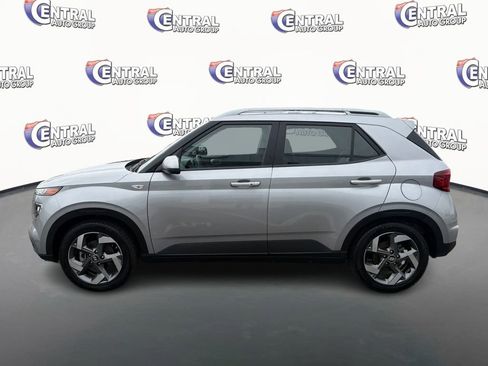 Certified 2025 Hyundai Venue SEL image 8