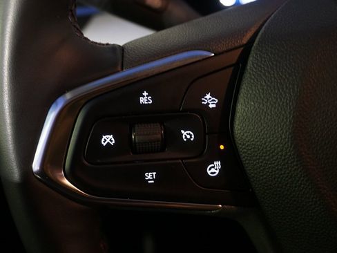 Certified 2025 Chevrolet Trax LT w/ LT Convenience Package image 19