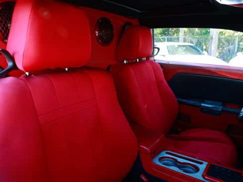 Used 2014 Dodge Challenger R/T image 13