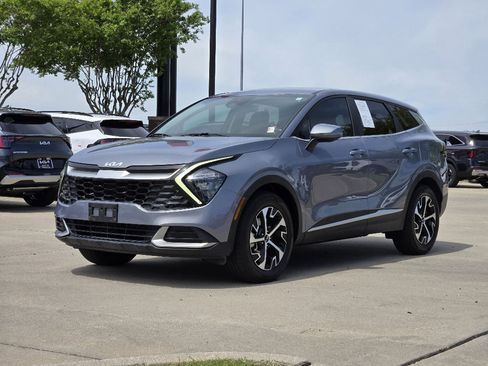 Used 2023 Kia Sportage EX image 2
