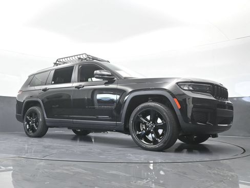 Used 2022 Jeep Grand Cherokee L Laredo RWD image 65