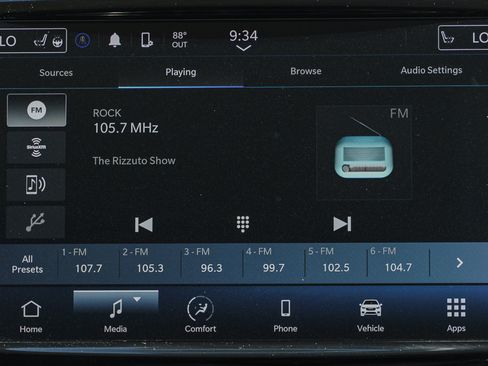 Used 2024 Chrysler Pacifica Touring-L FWD image 13