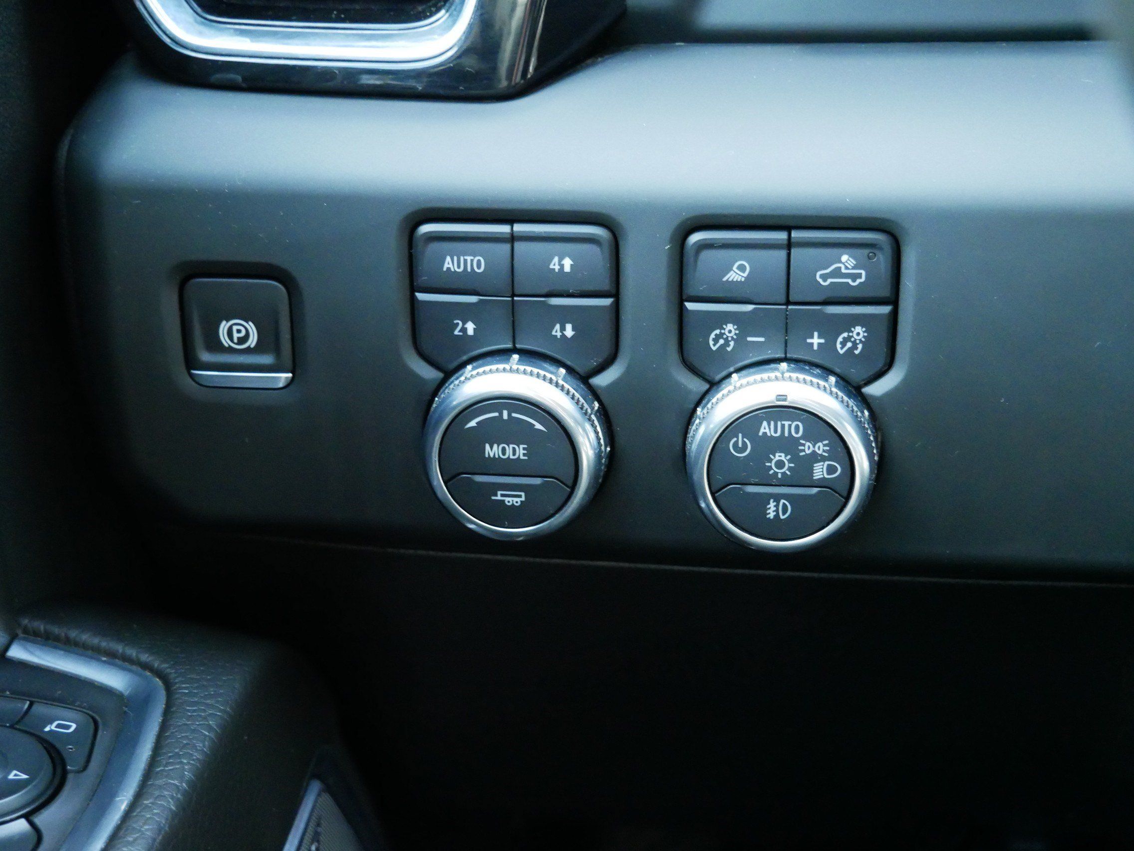 Used 2024 GMC Sierra 2500 Denali w/ Denali Reserve Package AWD/4WD image 26