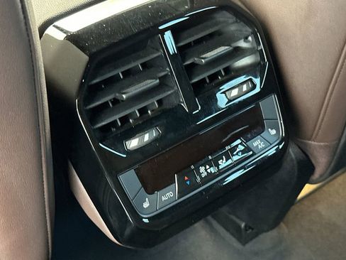 Used 2022 BMW iX xDrive50 w/ Premium Package AWD/4WD image 13