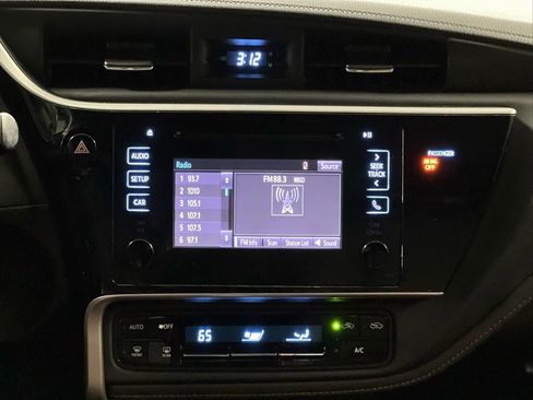 Used 2018 Toyota Corolla SE FWD image 20