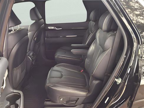 Used 2023 Hyundai Palisade Calligraphy image 37