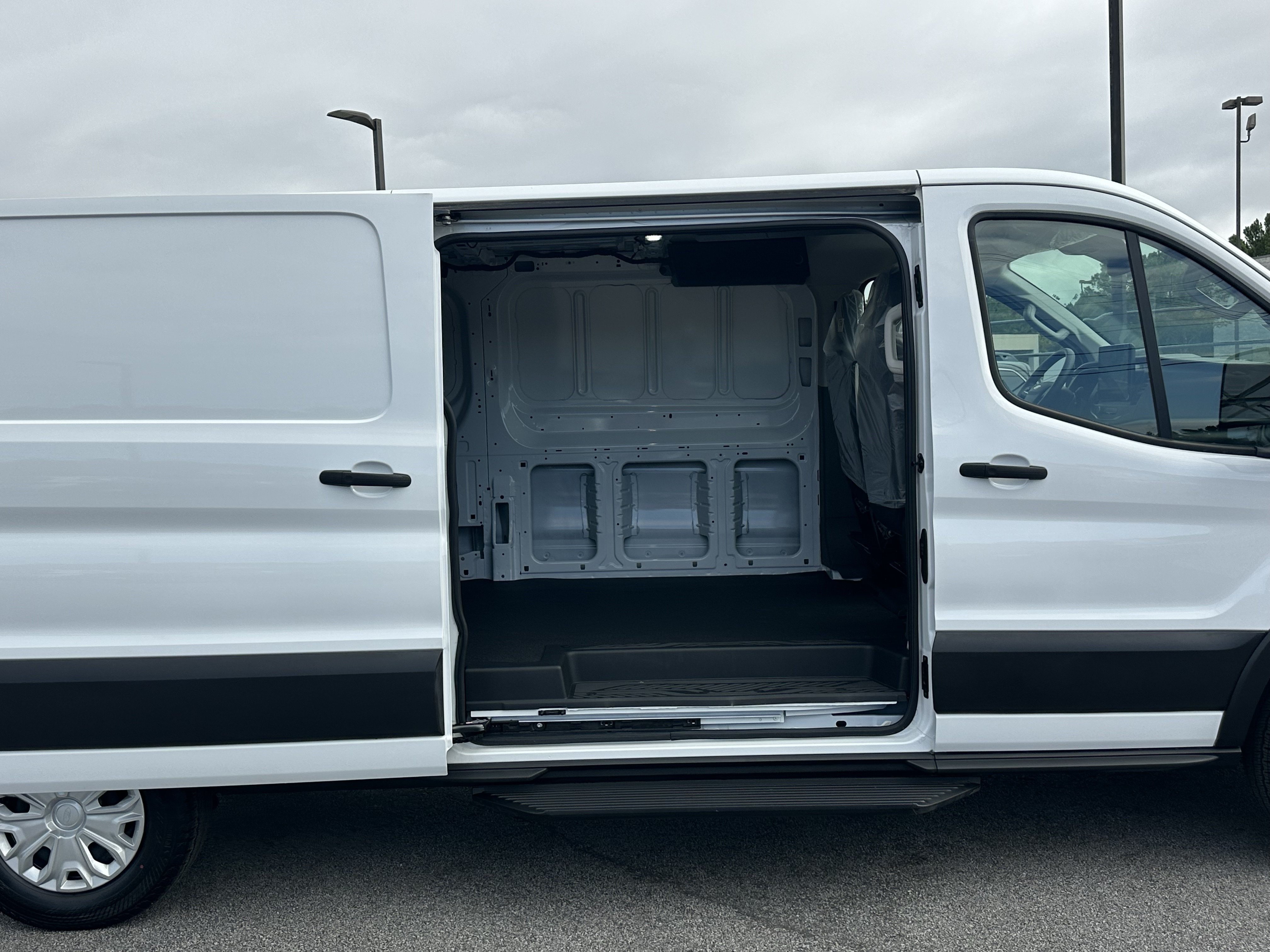 Used 2024 Ford E-Transit Low Roof RWD image 15