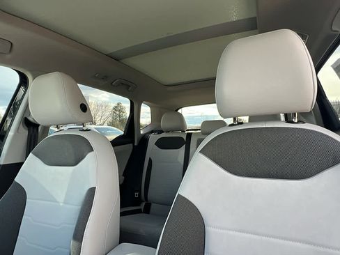 New 2026 Volkswagen Taos SE image 11