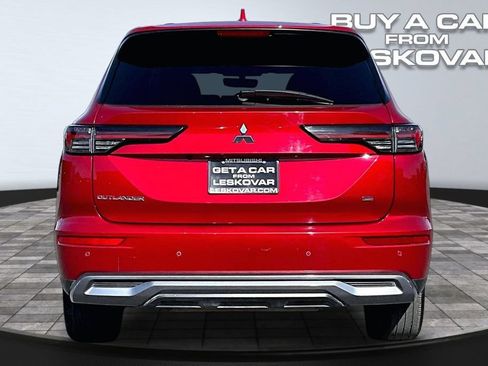 Used 2025 Mitsubishi Outlander SE AWD/4WD image 4