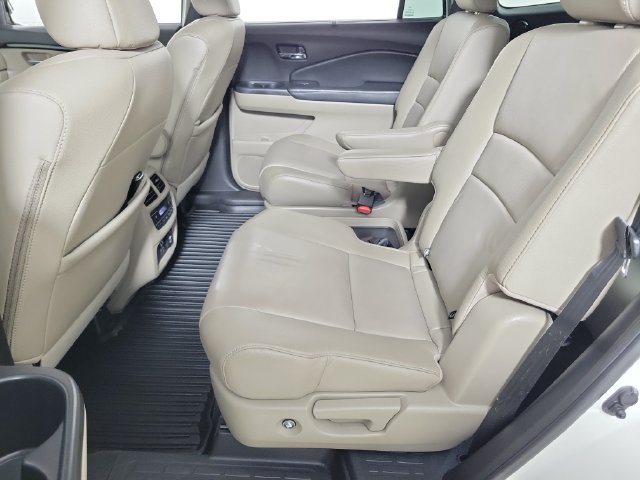 Used 2019 Honda Pilot Touring image 12