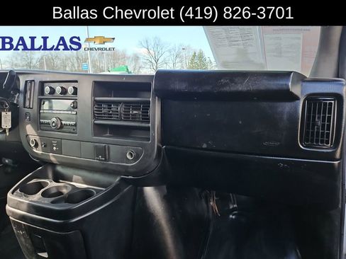 Certified 2015 Chevrolet Express 3500 Extended RWD image 29