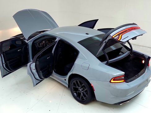 Used 2020 Dodge Charger SXT w/ Blacktop Package RWD image 19