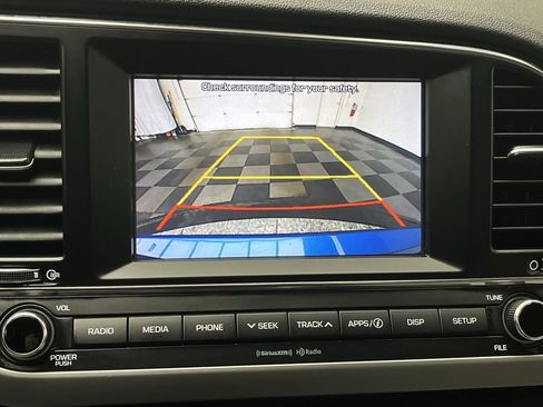 Used 2017 Hyundai Elantra SE image 5