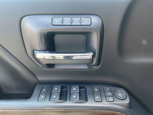 Used 2019 GMC Sierra 2500 Denali w/ Duramax Plus Package AWD/4WD image 29