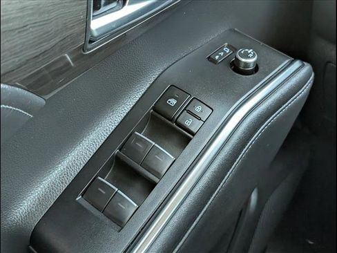 Used 2023 Toyota Highlander Limited image 22