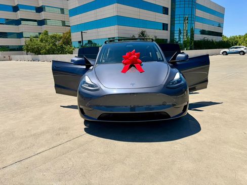 Used 2022 Tesla Model Y Performance AWD/4WD image 41