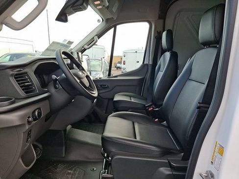New 2026 Ford Transit 250 148 Medium Roof RWD image 9