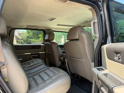 Used 2004 HUMMER H2 Luxury w/ Preferred Equipment Group image 22