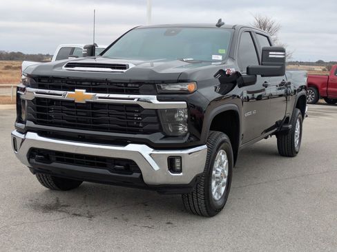 Used 2025 Chevrolet Silverado 2500 LT image 7
