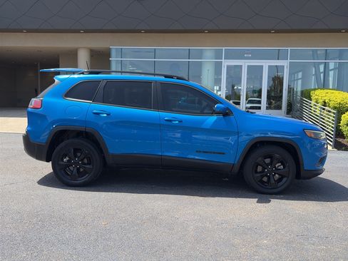 Used 2021 Jeep Cherokee Latitude Plus FWD image 4