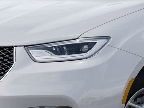 New 2026 Chrysler Pacifica Select FWD image 10