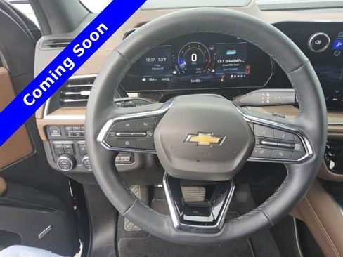 Used 2025 Chevrolet Suburban High Country image 16