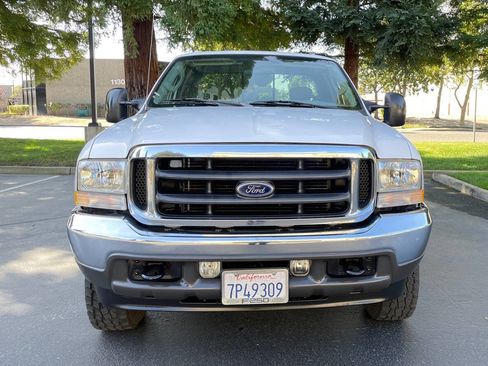 Used 2004 Ford F250 XLT image 3