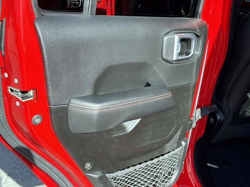 Used 2023 Jeep Gladiator Rubicon w/ Cold Weather Group image 14