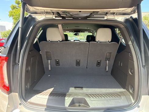 Used 2023 GMC Yukon SLT RWD image 29