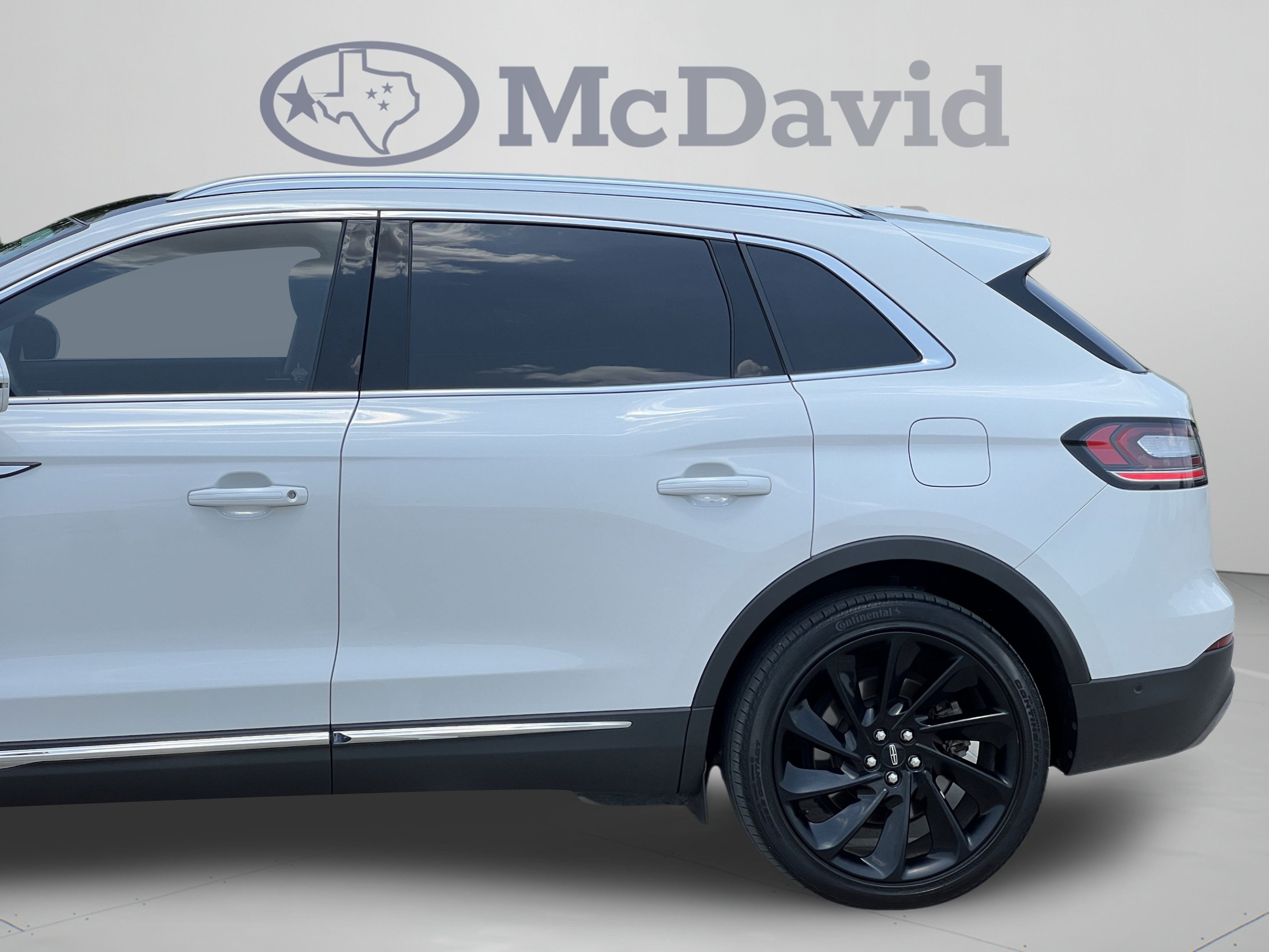 Used 2022 Lincoln Nautilus Reserve w/ Equipment Group 202A AWD/4WD image 28