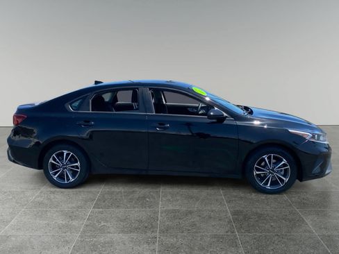 Used 2024 Kia Forte LXS FWD image 6